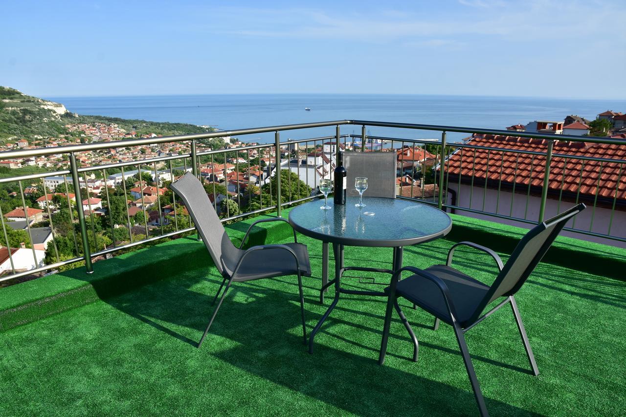 Guest Rooms Sea View Balchik Exterior photo